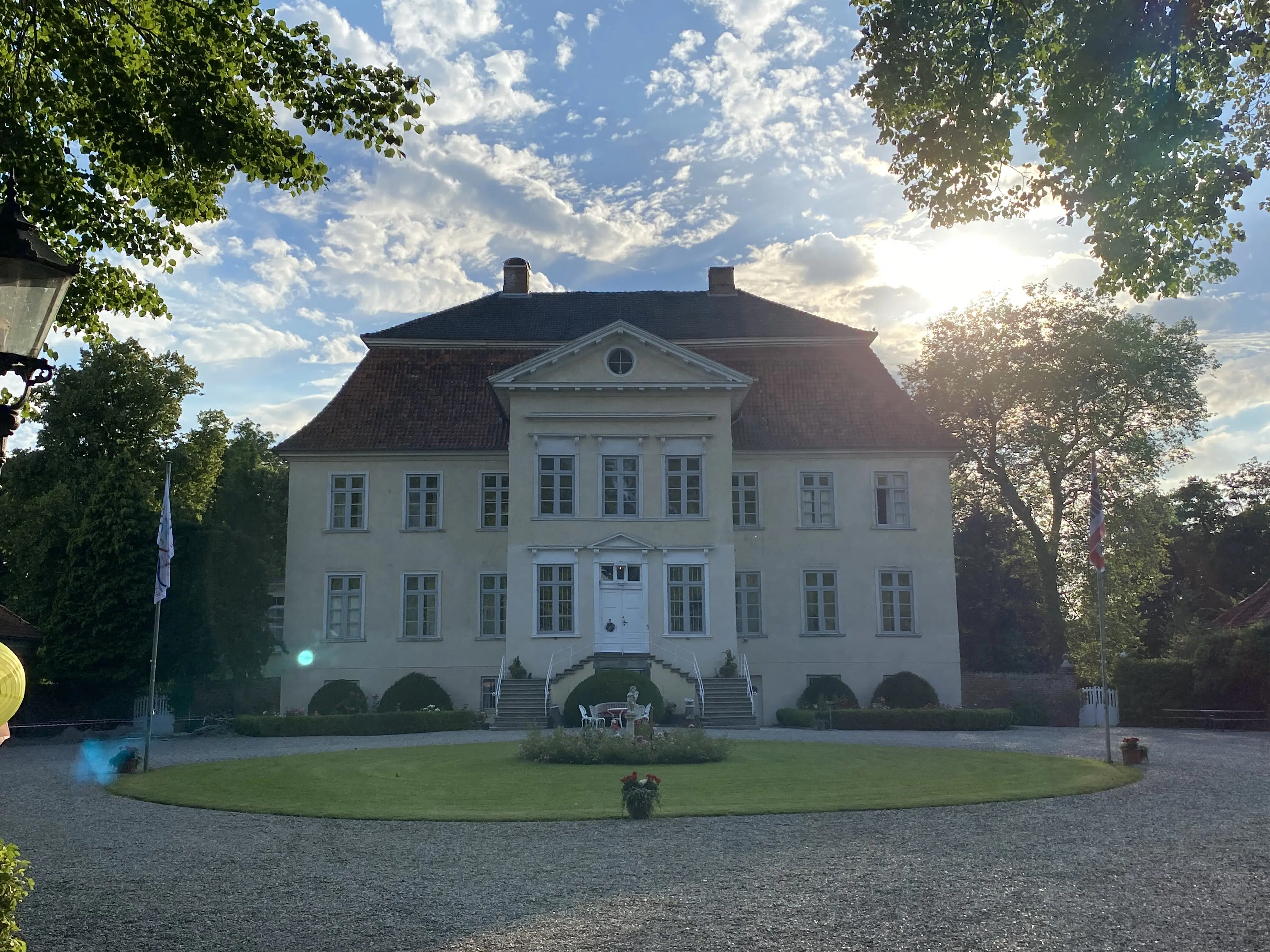 Hasselburg Herrenhaus scaled