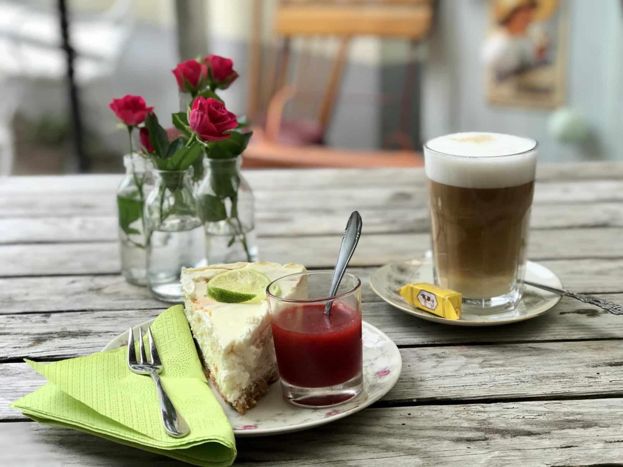 Luebeck Schatz Cafe Kaffee und Kuchen scaled 1 2000x1500 1