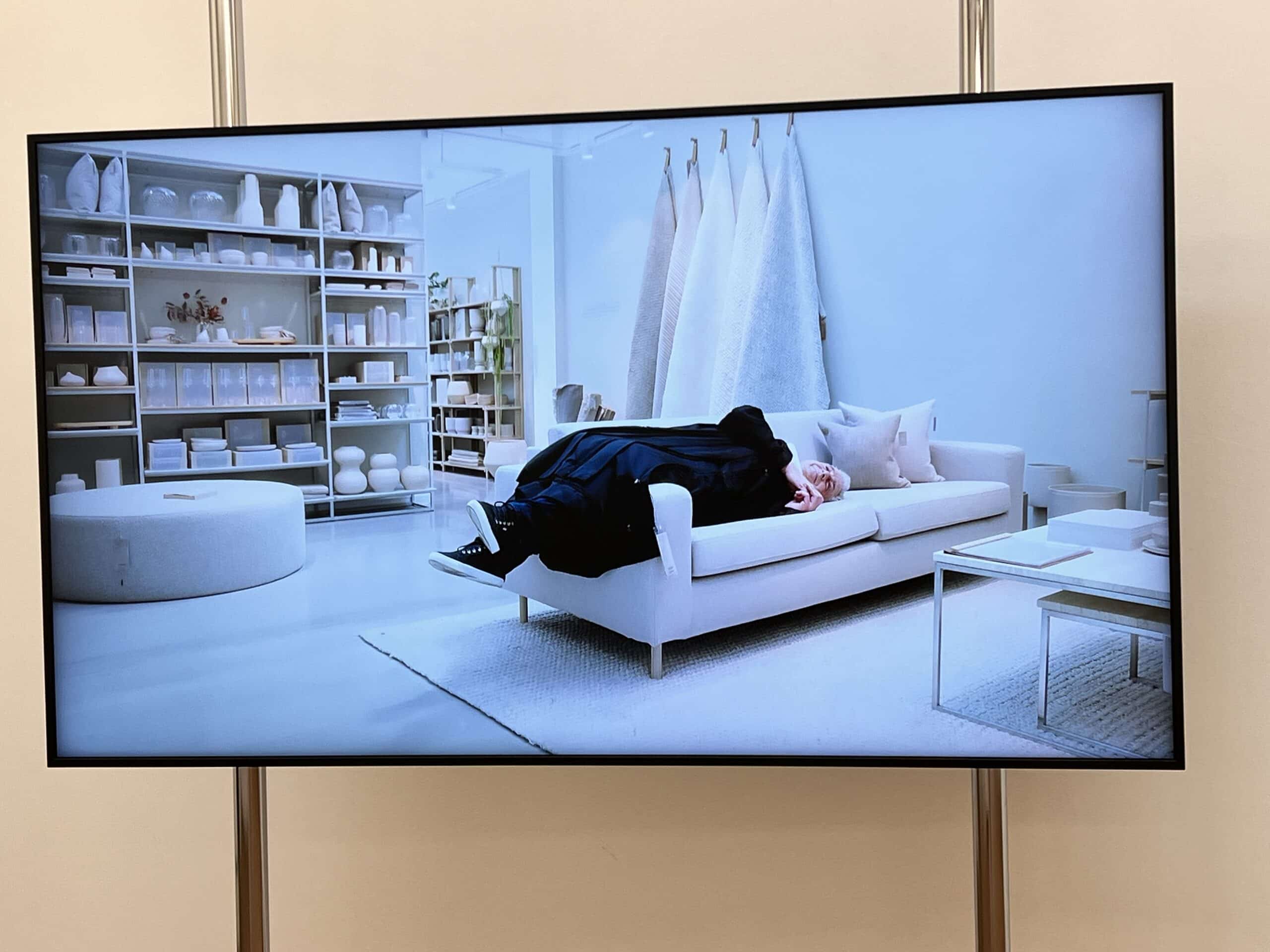 Heilige Geschäfte 2 Die neue Video-Installation von Aktionskünstler Christian Jankowski - Heilige Geschäfte in Lübeck
